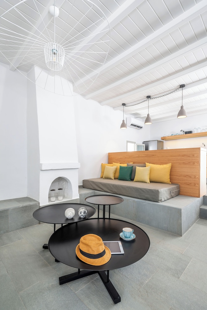 Dreambox Mykonos Suites 34/53