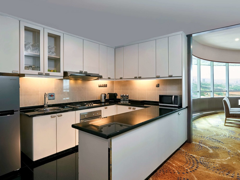 Pullman Kuala Lumpur City Centre Hotel and Residences 58/75
