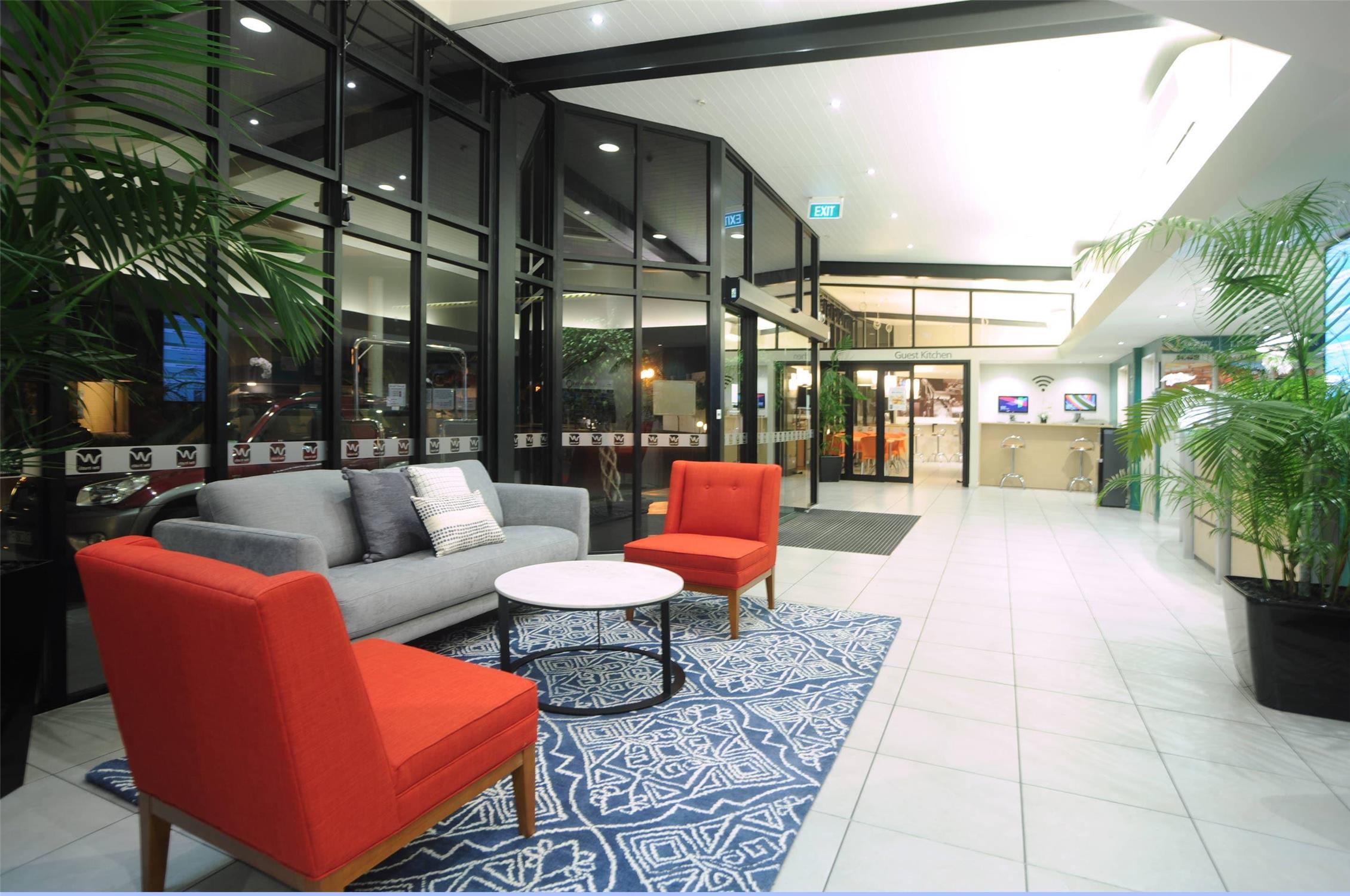 Quality Hotel Lincoln Green 24/42