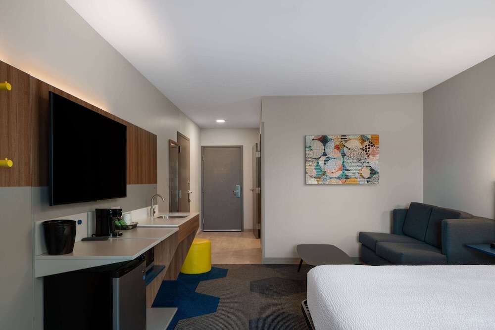 Microtel Inn & Suites by Wyndham Winchester 13/28