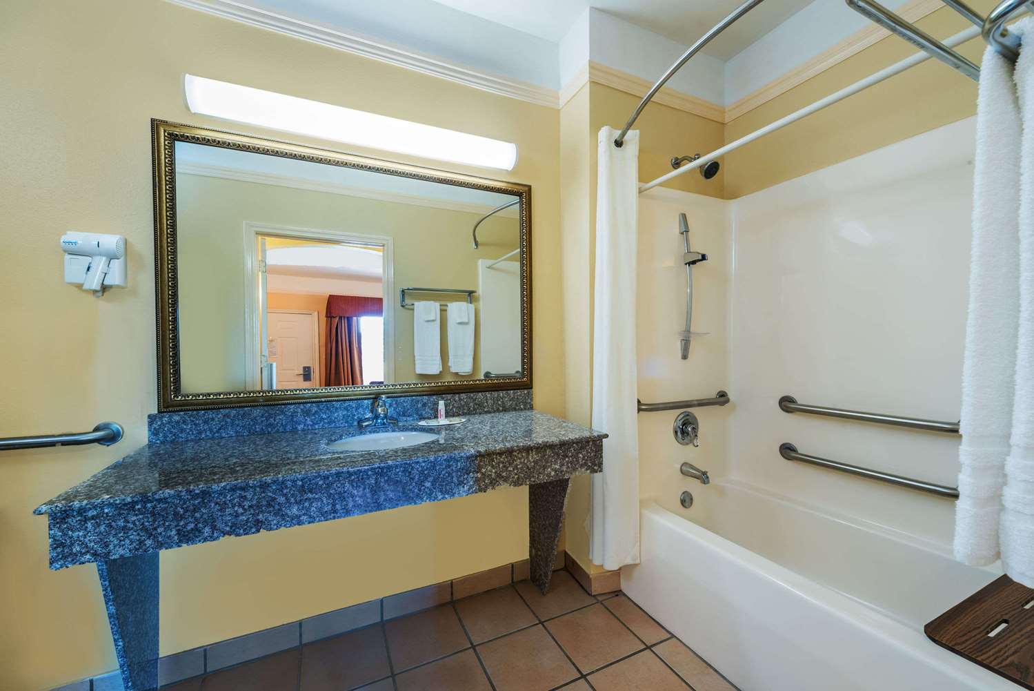 Quality Inn & Suites Greenville 10/11