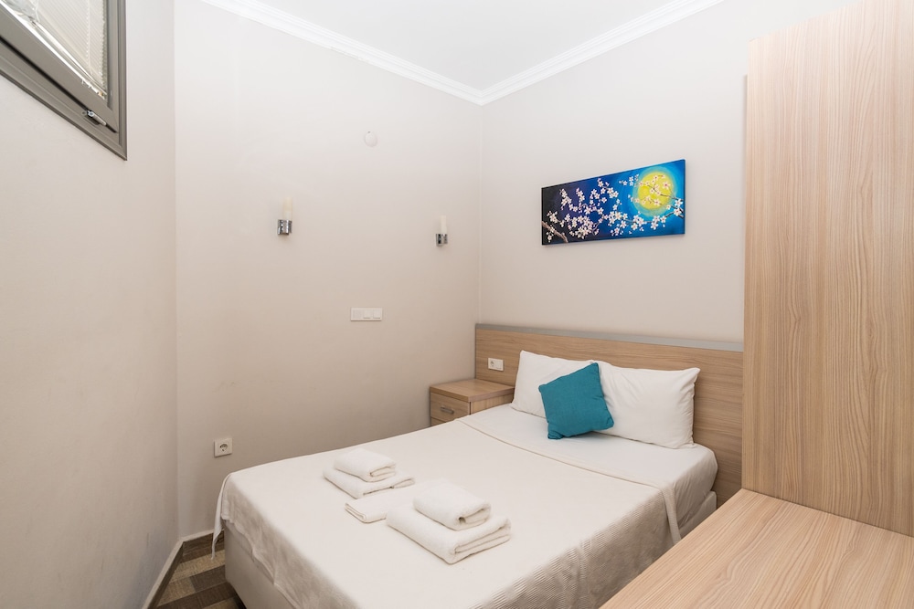 M Suite Hotel 6/50