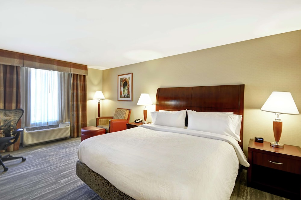 Hilton Garden Inn Riverhead 24/57