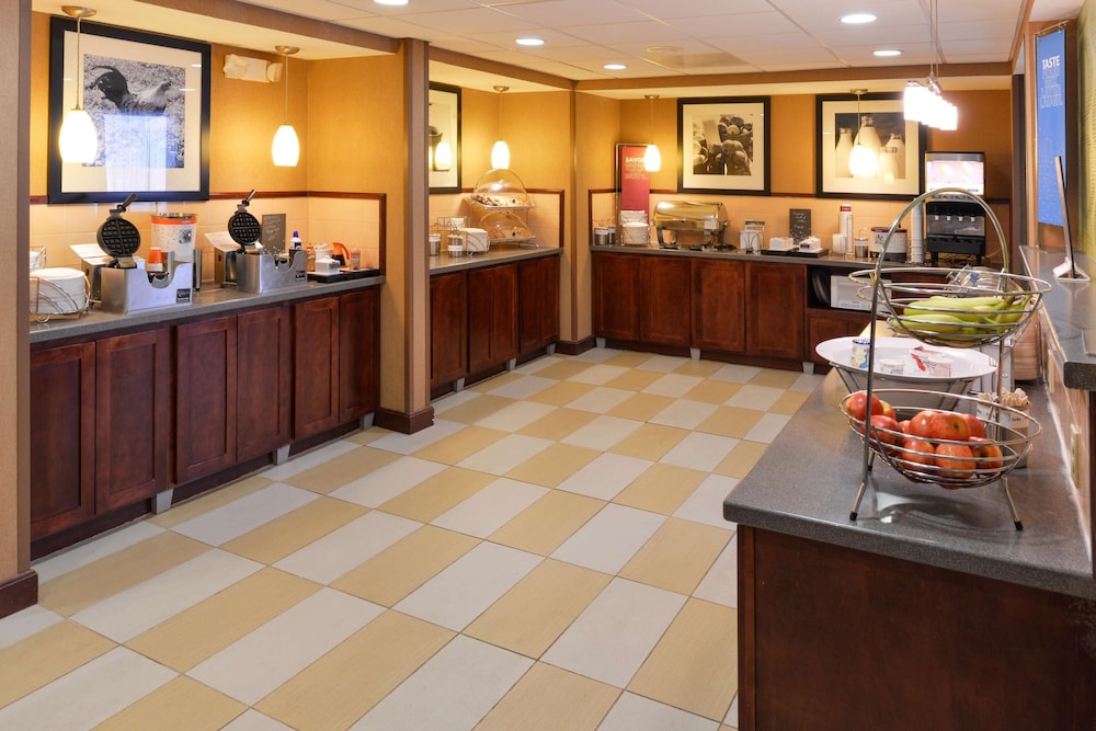 Hampton Inn & Suites St. Louis-Edwardsville 5/69