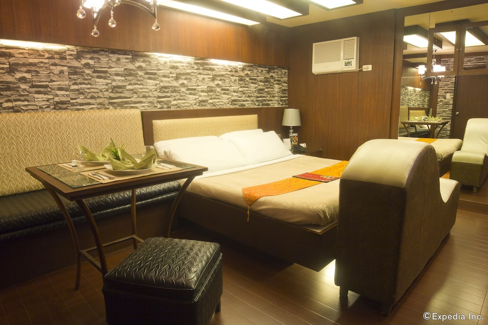 Victoria Court Las Pinas 24/47
