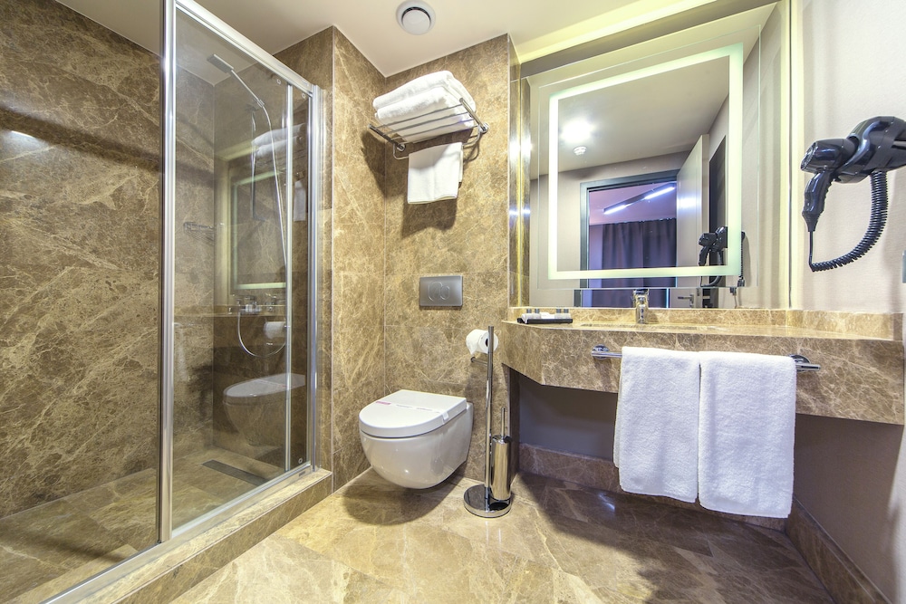 The City Suites 59/61