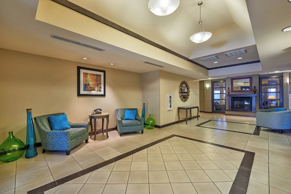 Holiday Inn Express Hotel and Suites El Paso Airport Area 44/64