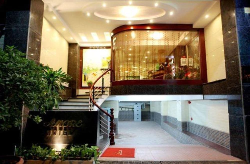 Amore Hotel 7/47