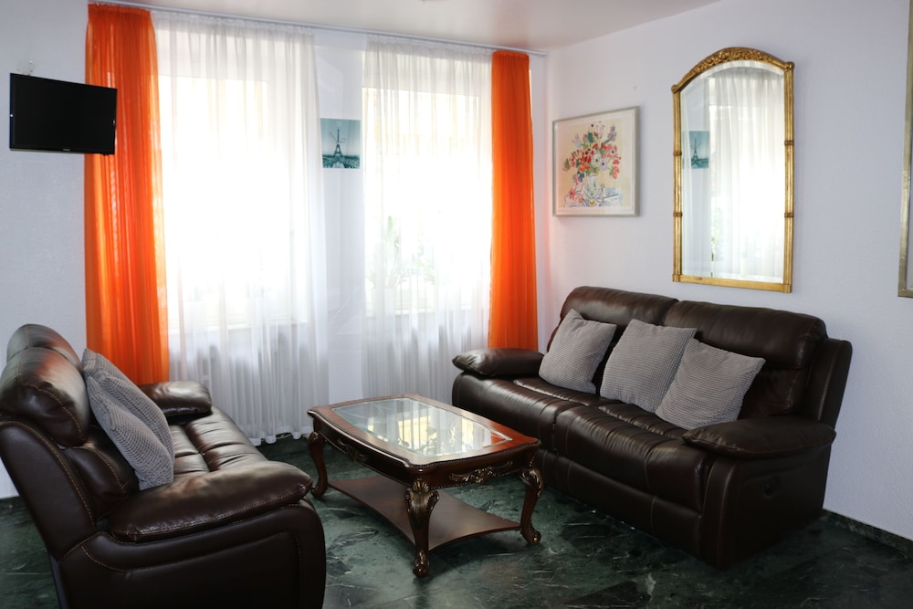 Hotel Paris 35/44
