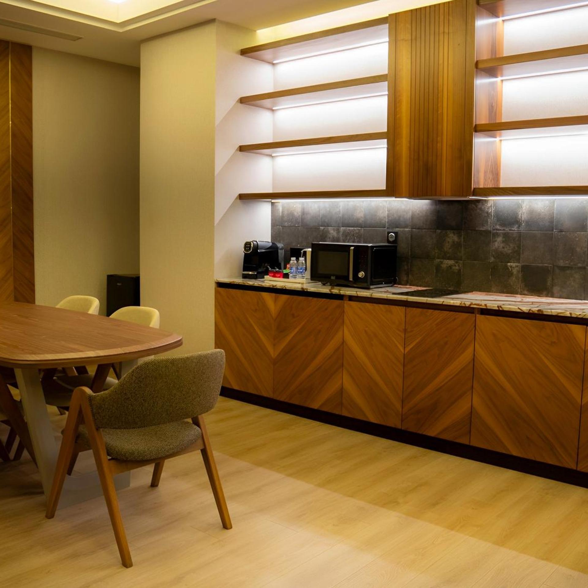 Lobby at Ramada Hotel & Suites by Wyndham Erbil 32 Park, ERBIL