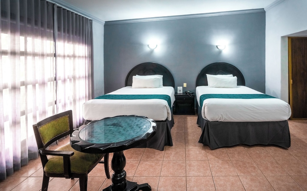 InHouse Select Hacienda Tres Rios 28/70