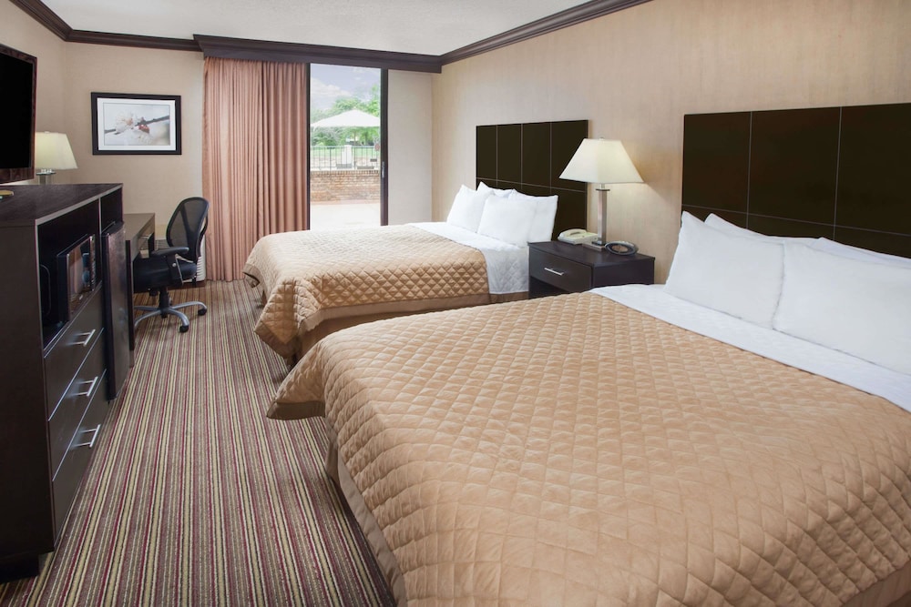 Wyndham Garden Schaumburg Chicago Northwest 6/27