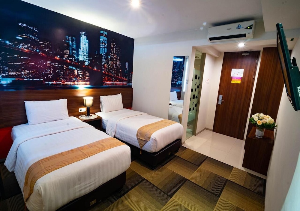 Miyana Hotel 24/59