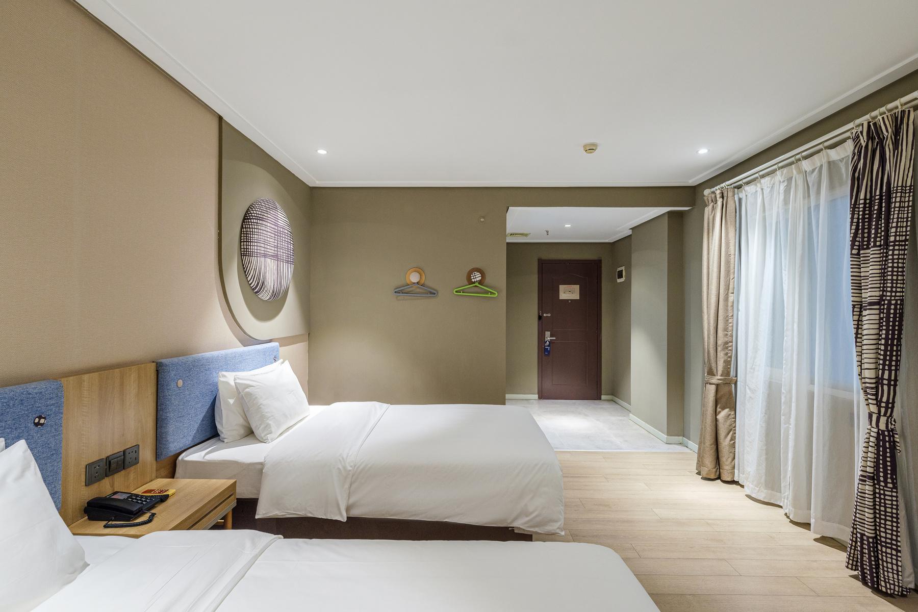 Home Inn 33/57