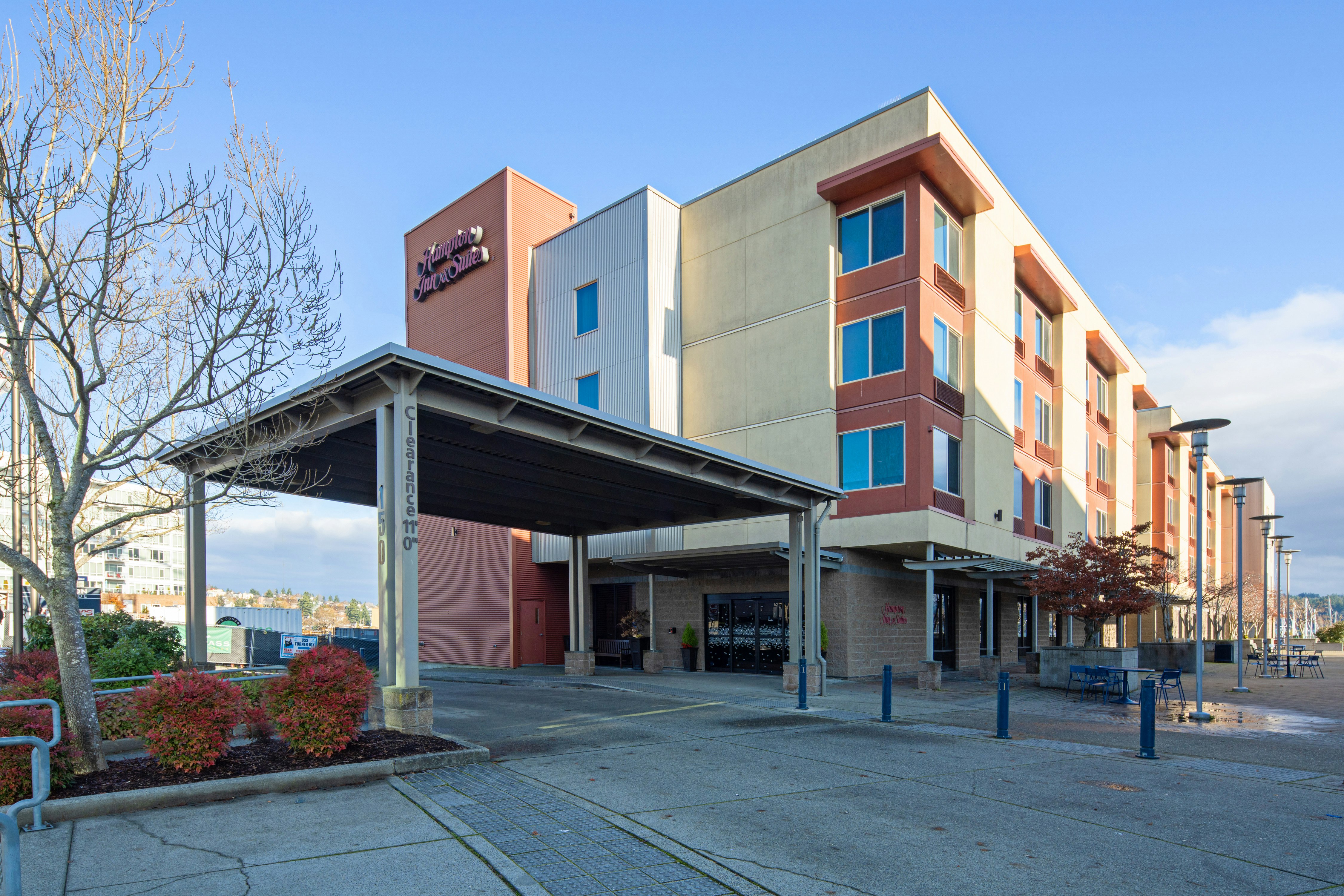 Hampton Inn Suites Bremerton 52/57