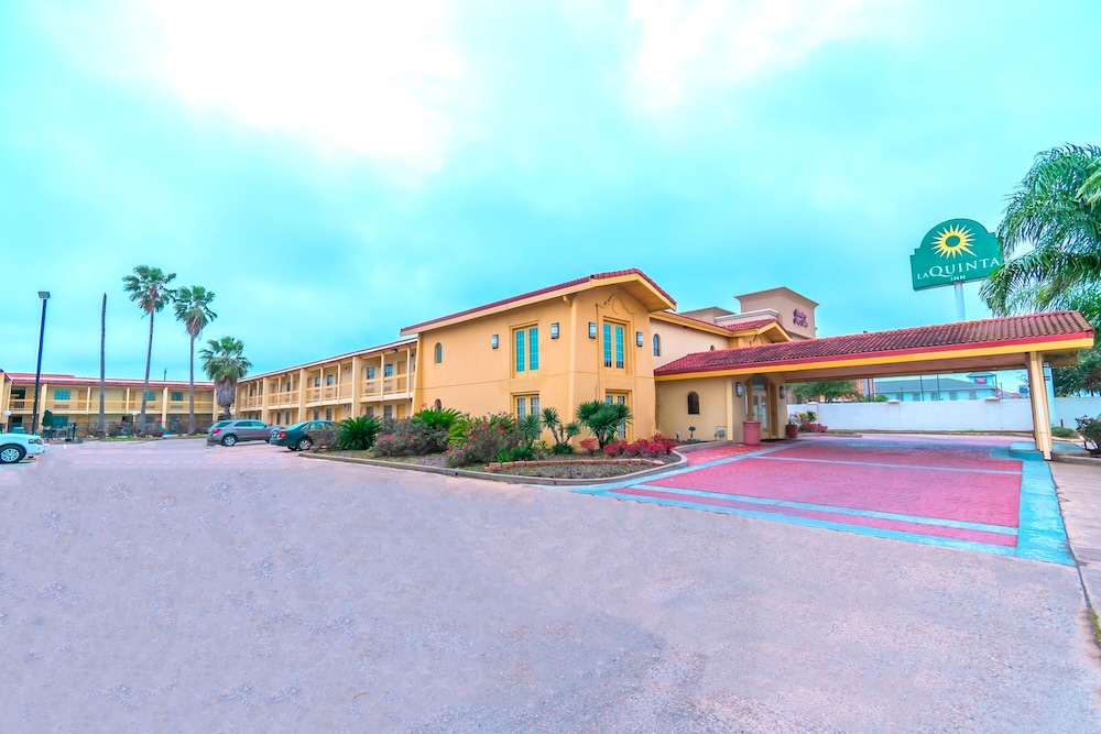 La Quinta Inn Clute Lake Jackson 5/36