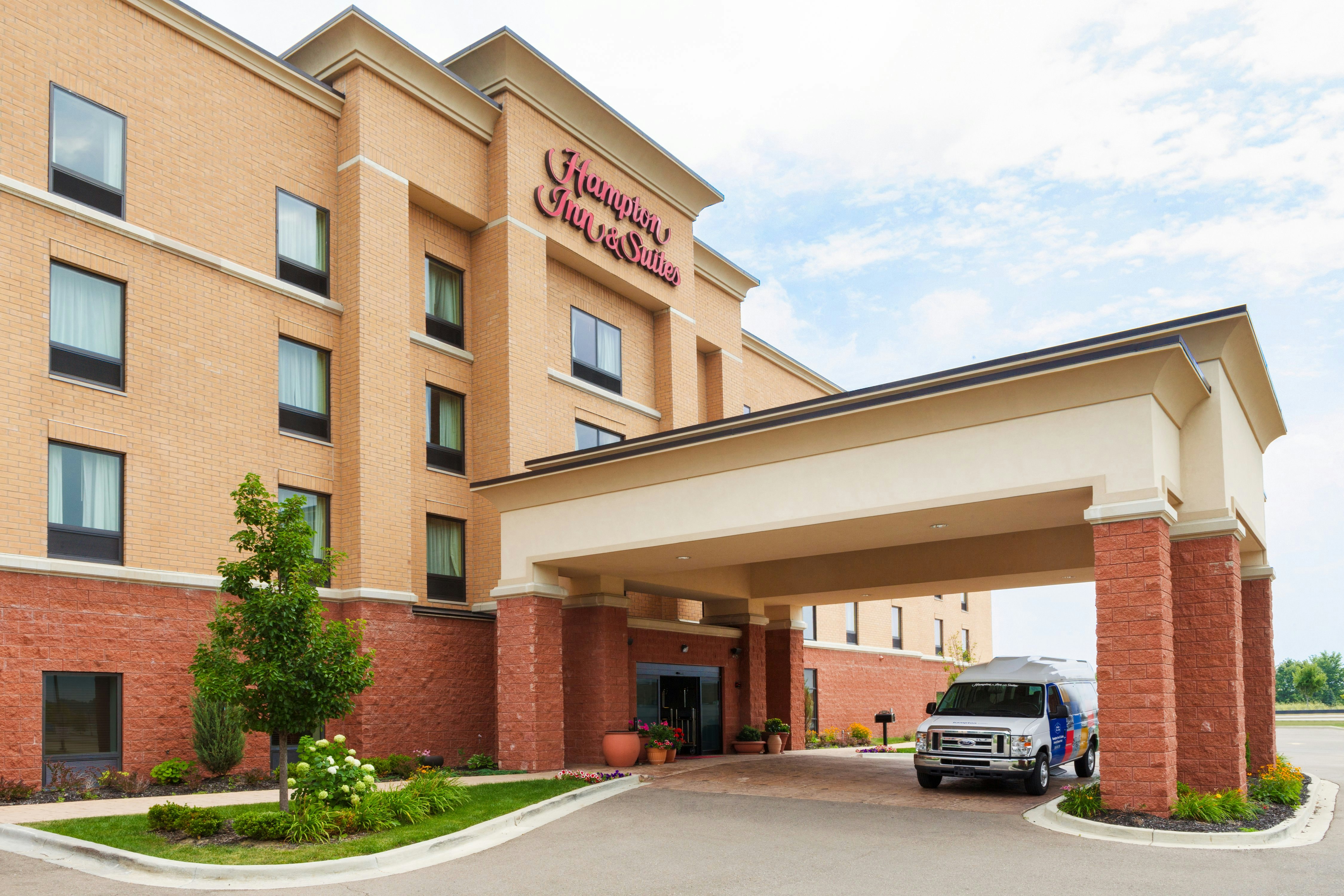 Hampton Inn And Suites Detroit/Chesterfield Township 24/24