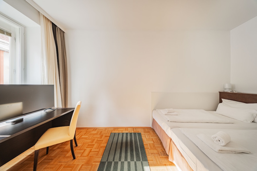 Appartments in der Josefstadt 3/18