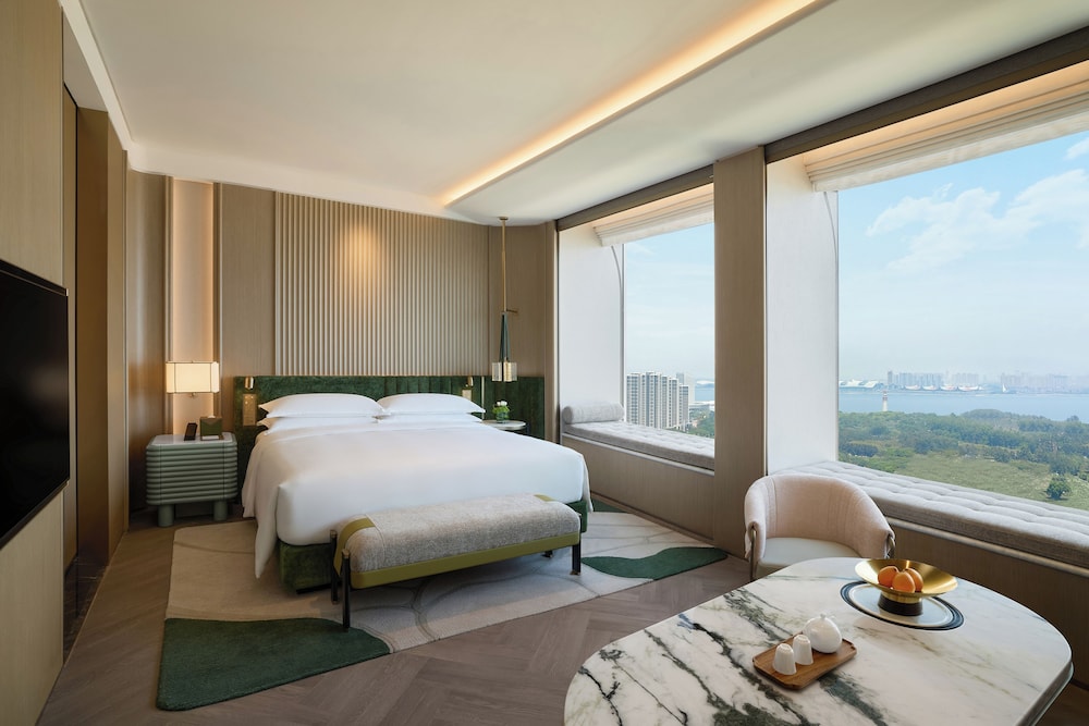 Fairmont Gold, Deluxe, Suite, King Bed, Sea View