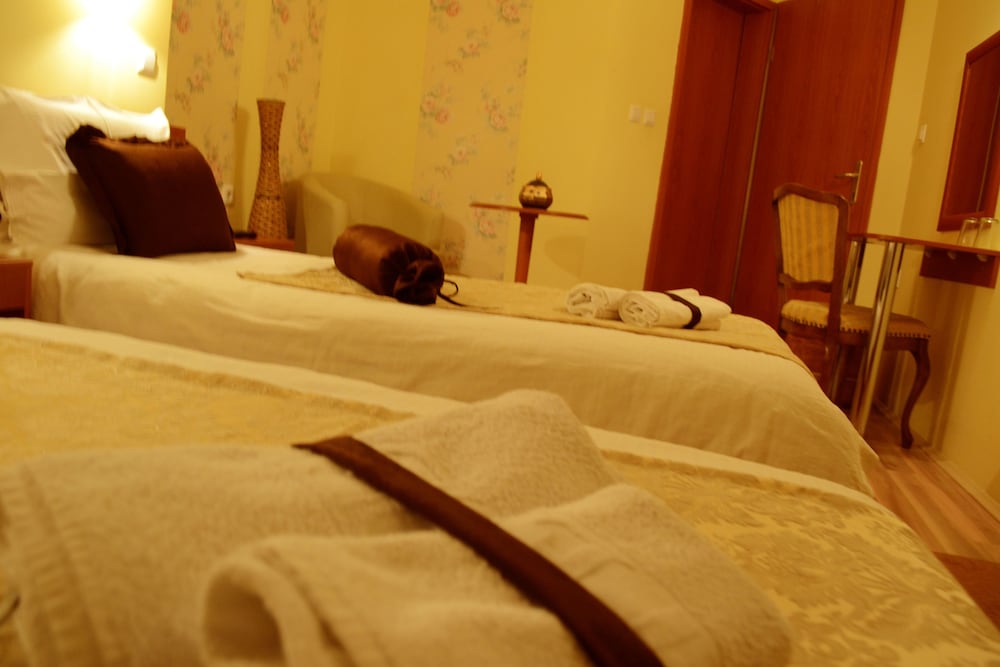 Hotel Pine 18/38