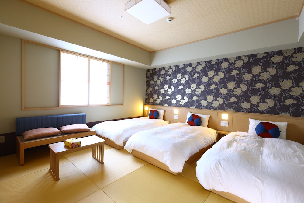 Moderate, Triple, 3 Beds