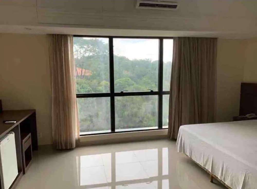 Tropical Executive Hotel 37/62