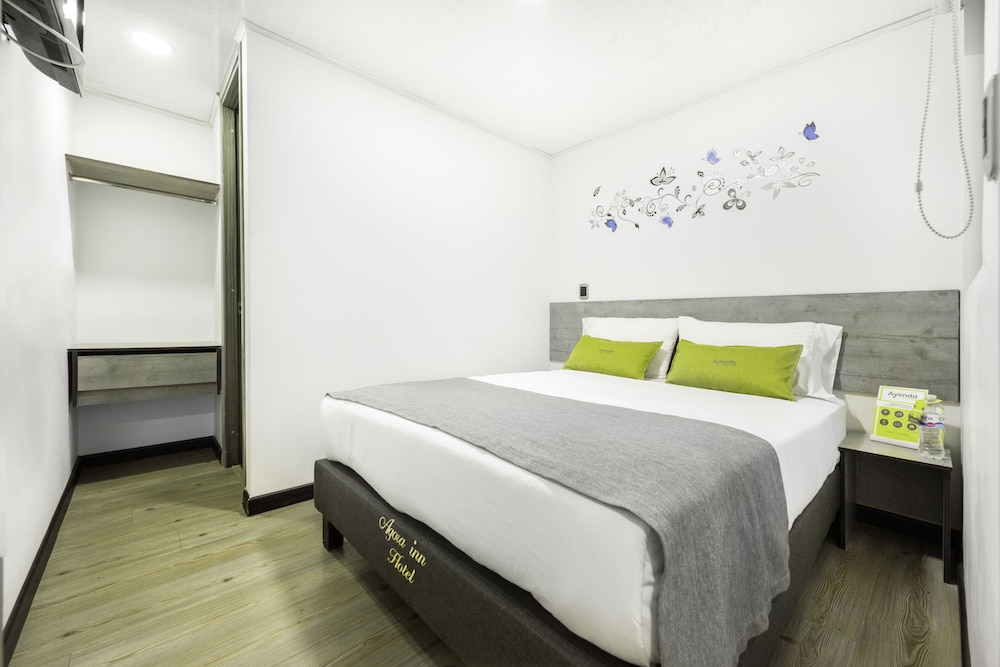 Standard, Queen Bed, Private Bathroom
