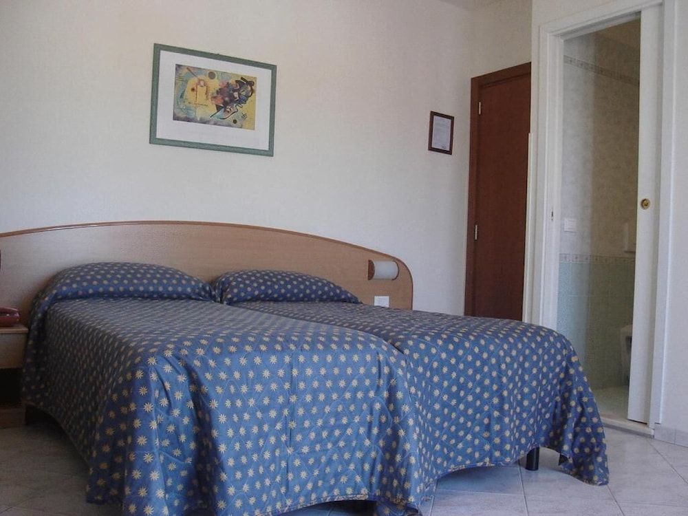Hotel Azzurra 35/50