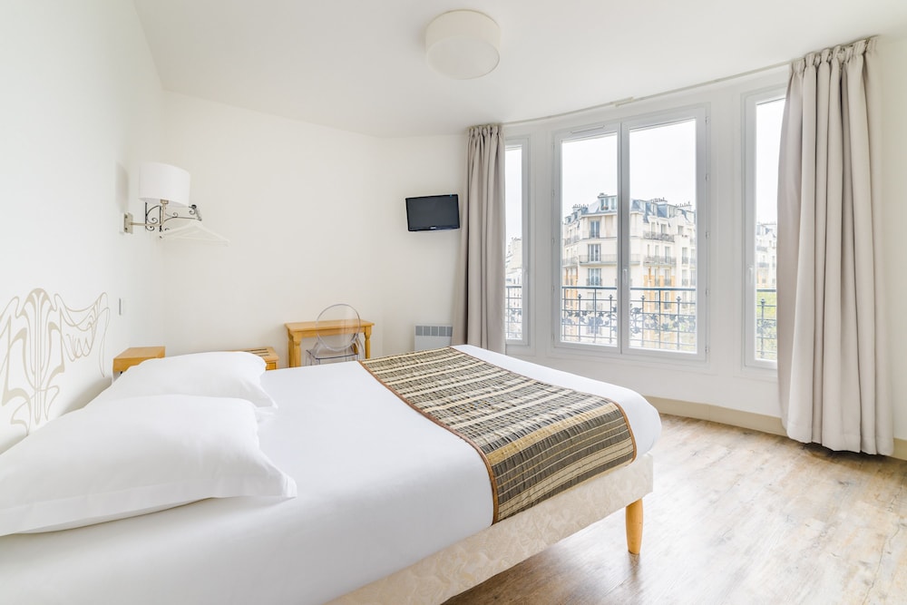 HOTEL KORNER EIFFEL 8/50