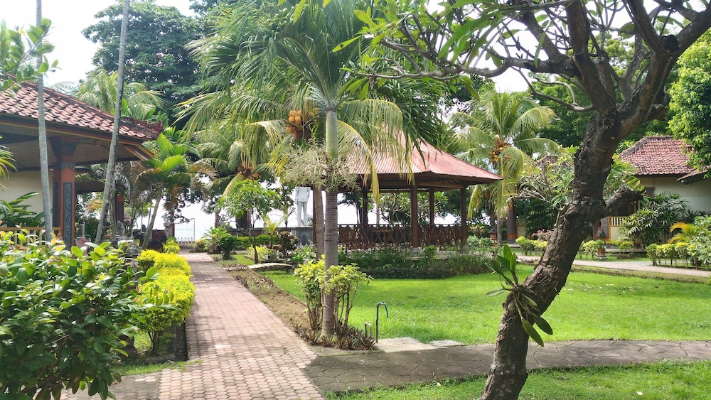 Lovina Beach Hotel 55/65