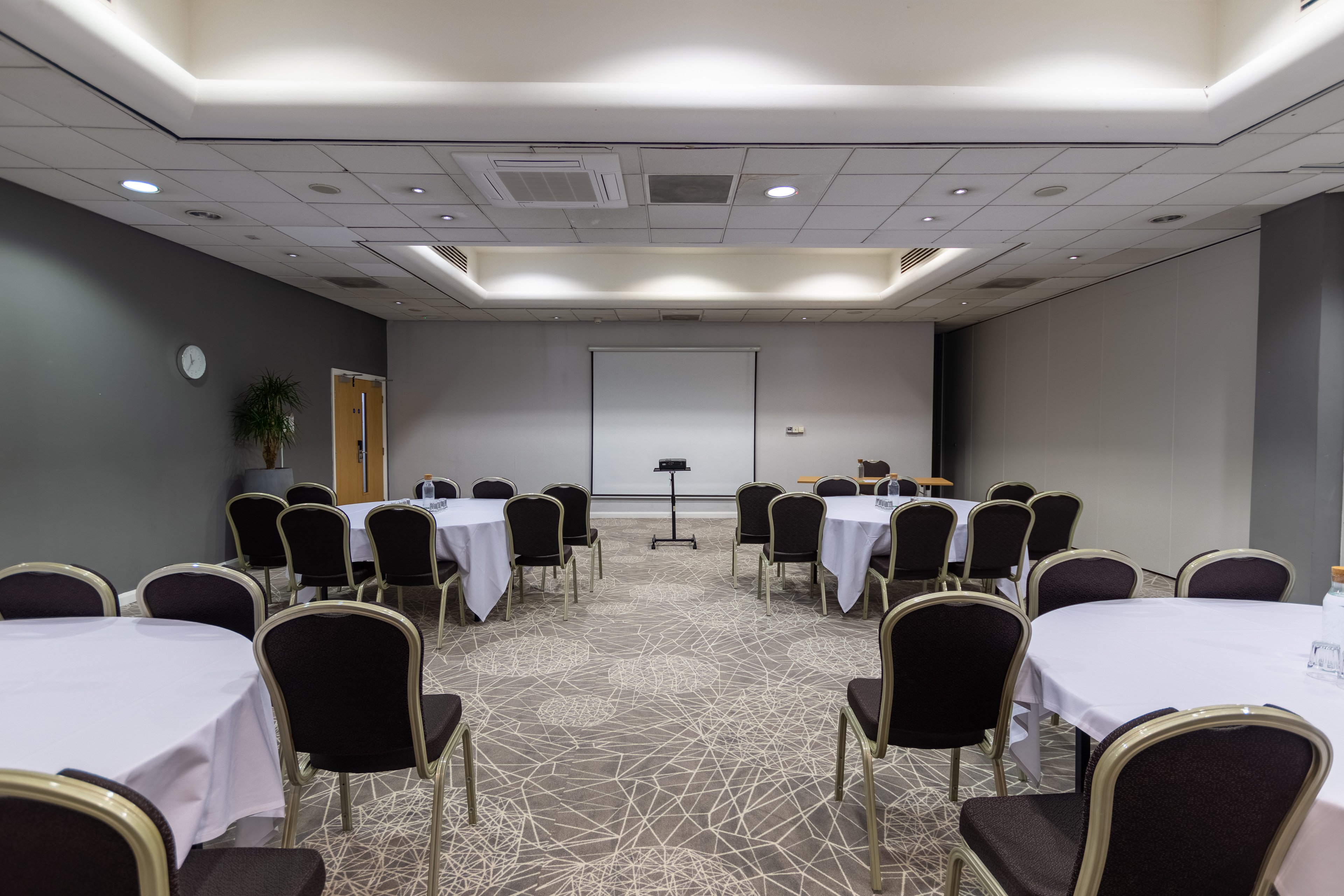 HOLIDAY INN LIVERPOOL 39/50
