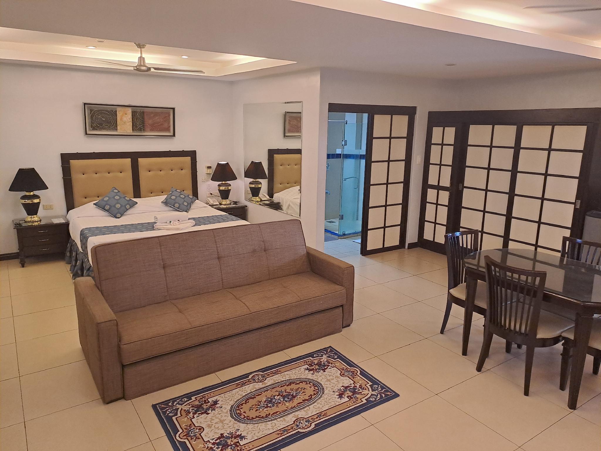 Family, Bungalow, King Bed, Pool Side, Sofa