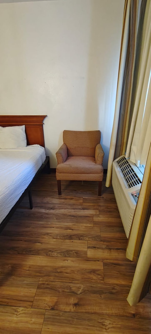 Albuquerque Inn Near Airport I 40 15/34