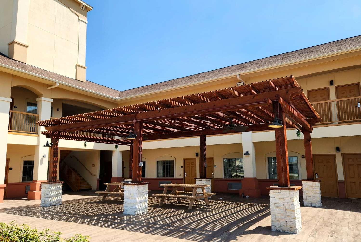 Days Inn By Wyndham Humble/Houston Intercontinental Airport 7/33
