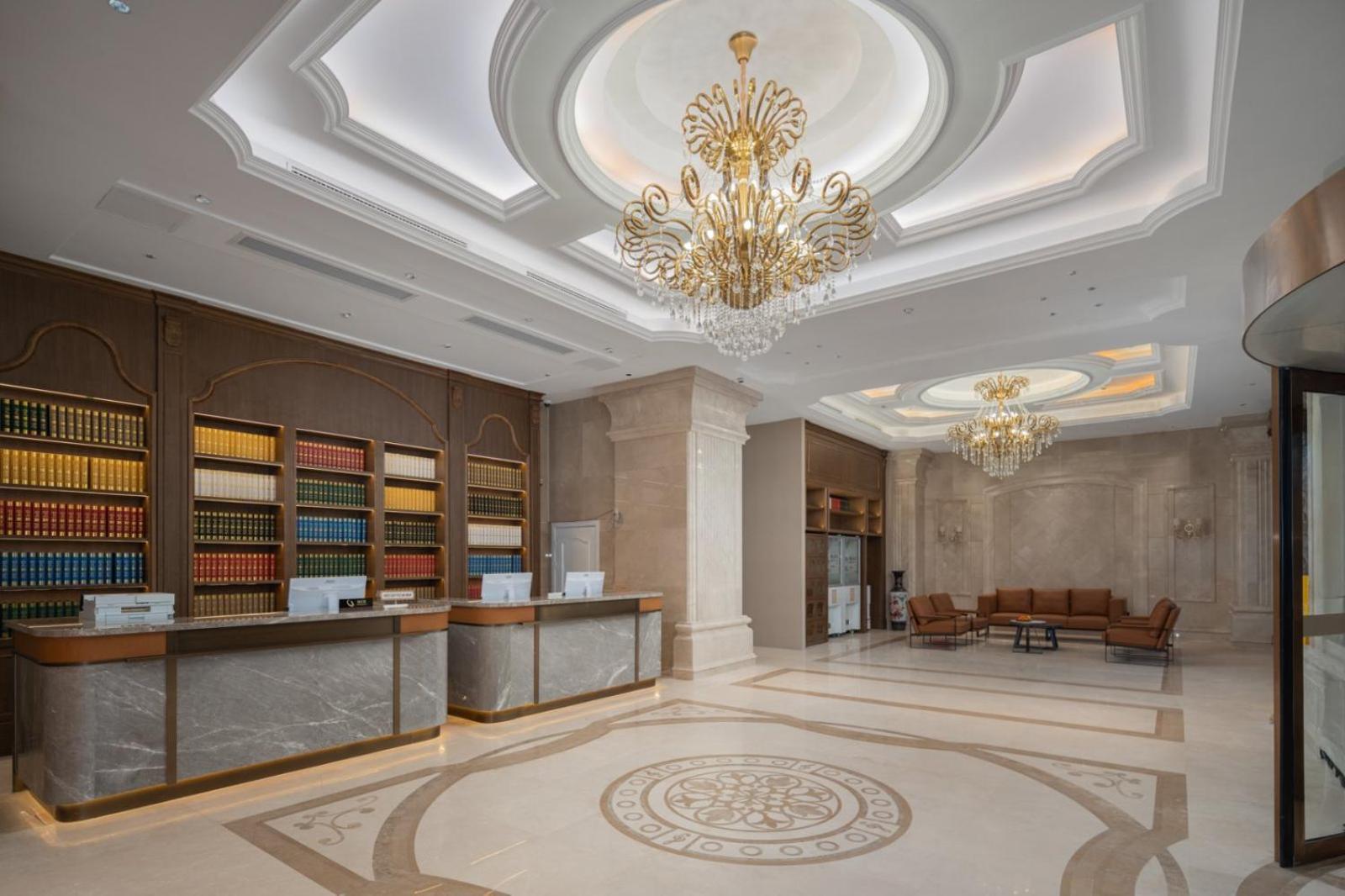 Vienna International Hotel (Shanghai National Exhibition and Convention Center Cao'an Road) 5/28