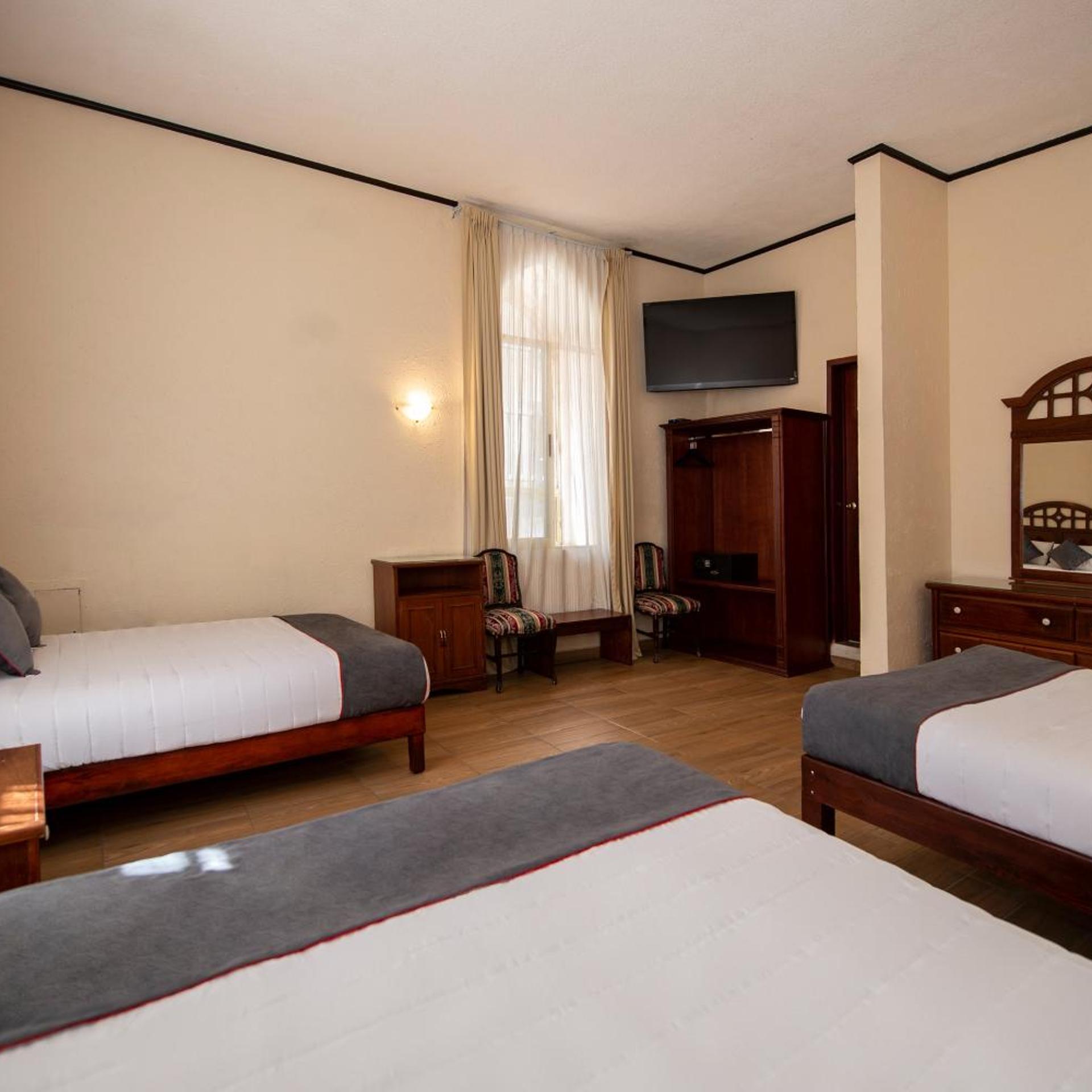 غرفة عائلية، Hotel Senorial 2/5
