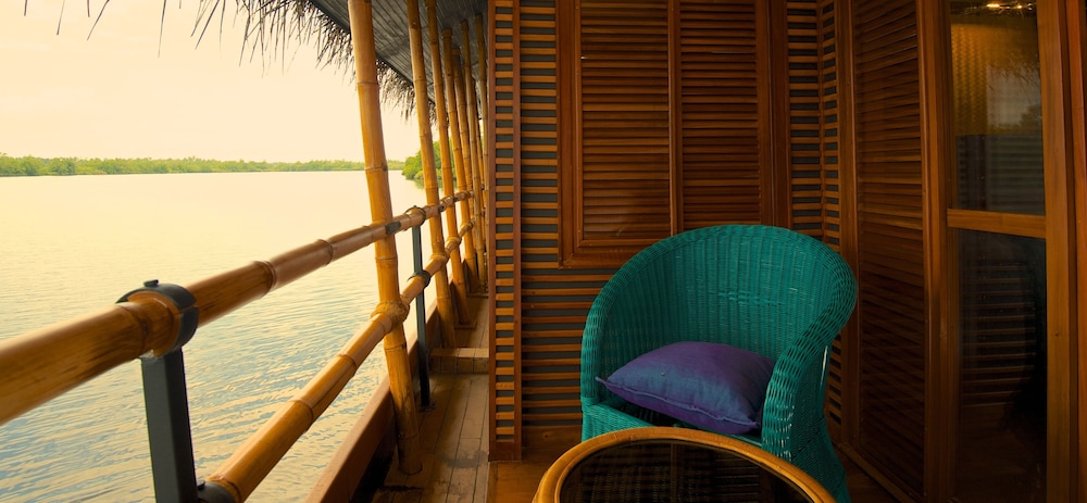 Yathra Houseboat By Jetwing 25/27