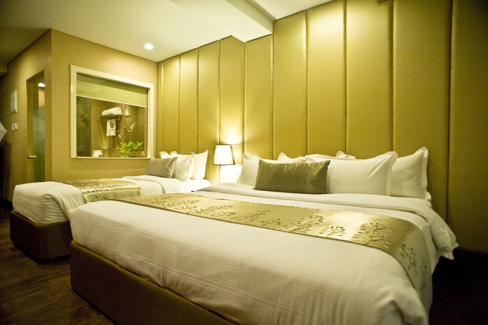 Goldberry Suites and Hotel Mactan 8/49
