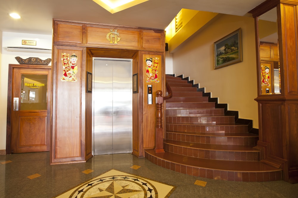 Golden House International Hotel 8/47