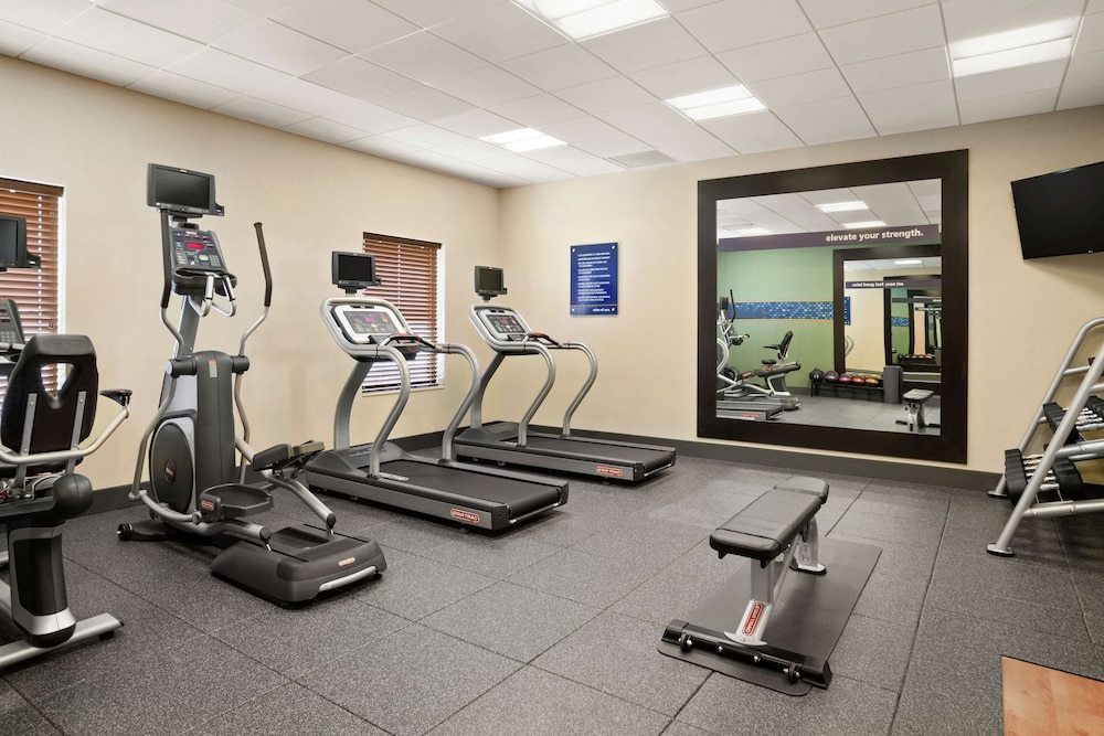 Hampton Inn and Suites Minooka 21/37