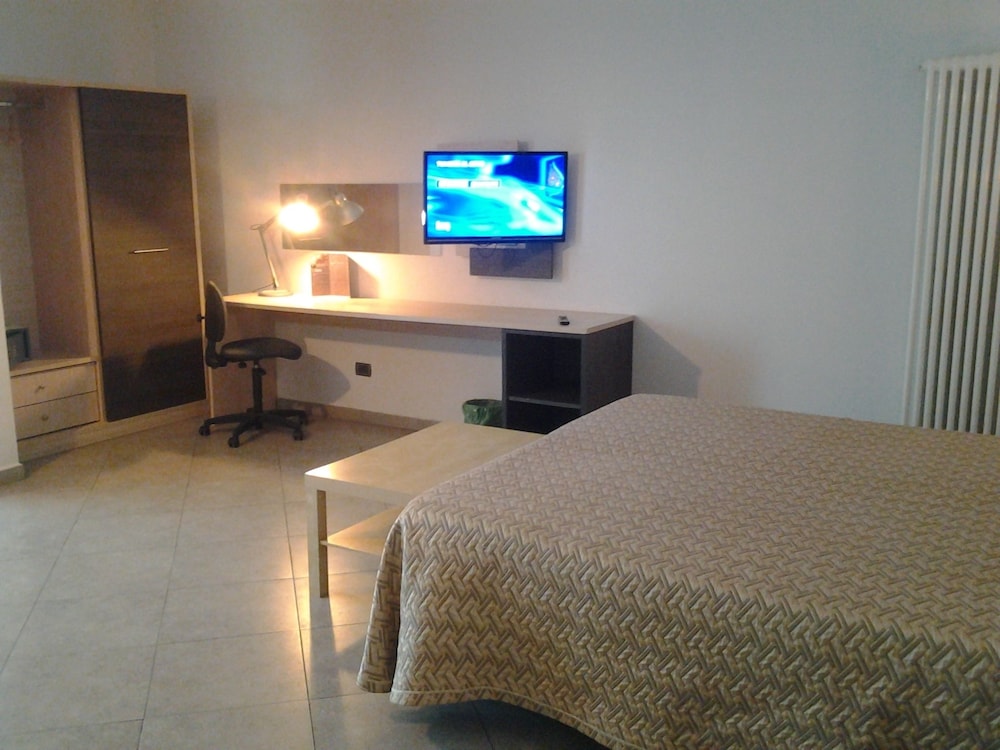 Hotel Lux Modena 17/65