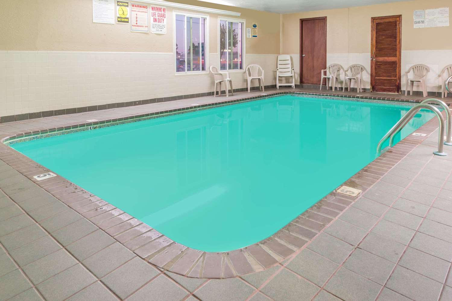 Super 8 by Wyndham O'Fallon MO/St. Louis Area 5/9