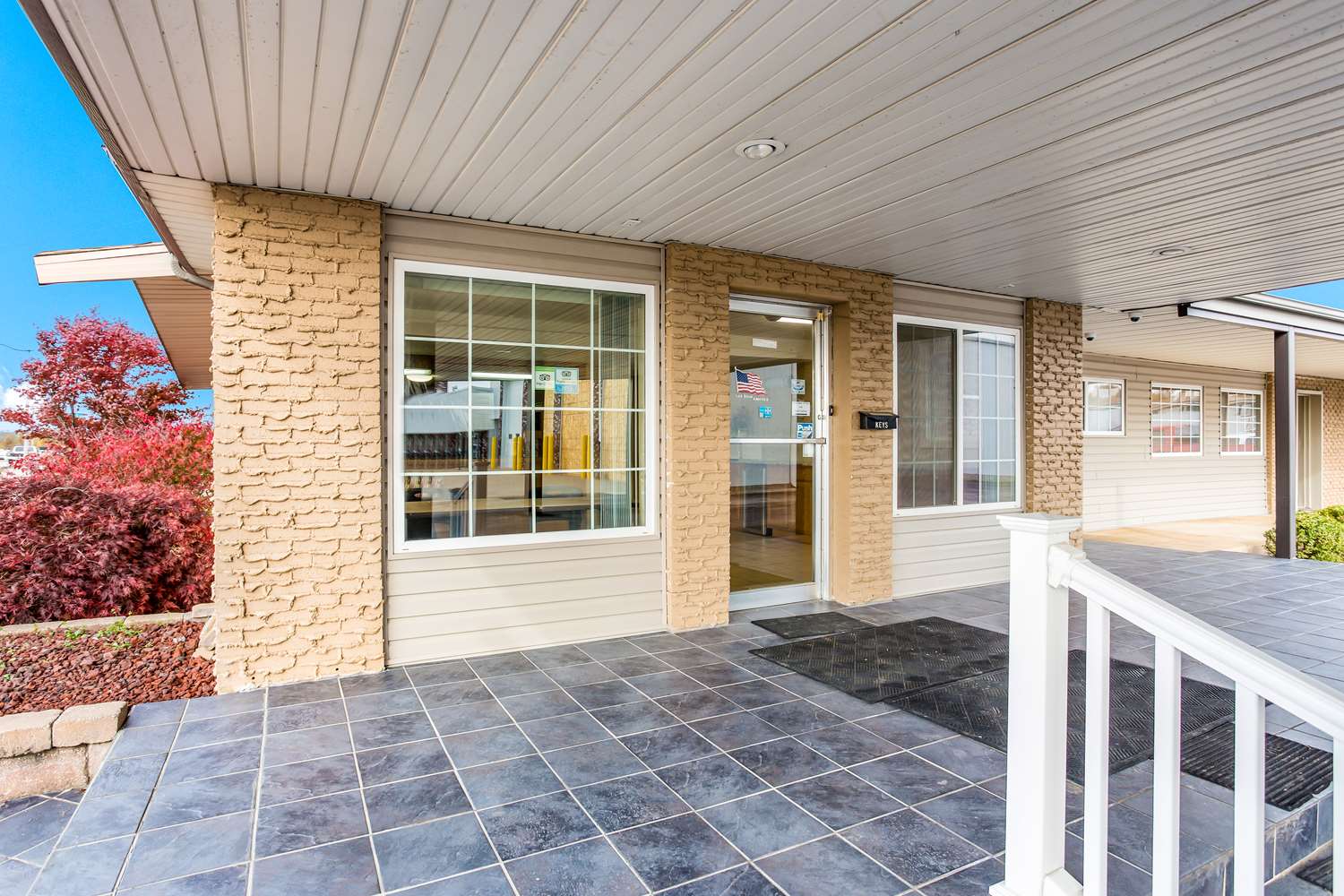 Americas Best Value Inn Lebanon MO 13/38