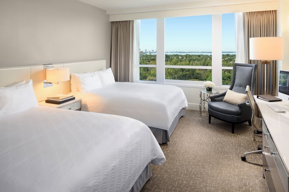 Fontainebleau Miami Beach 10/46