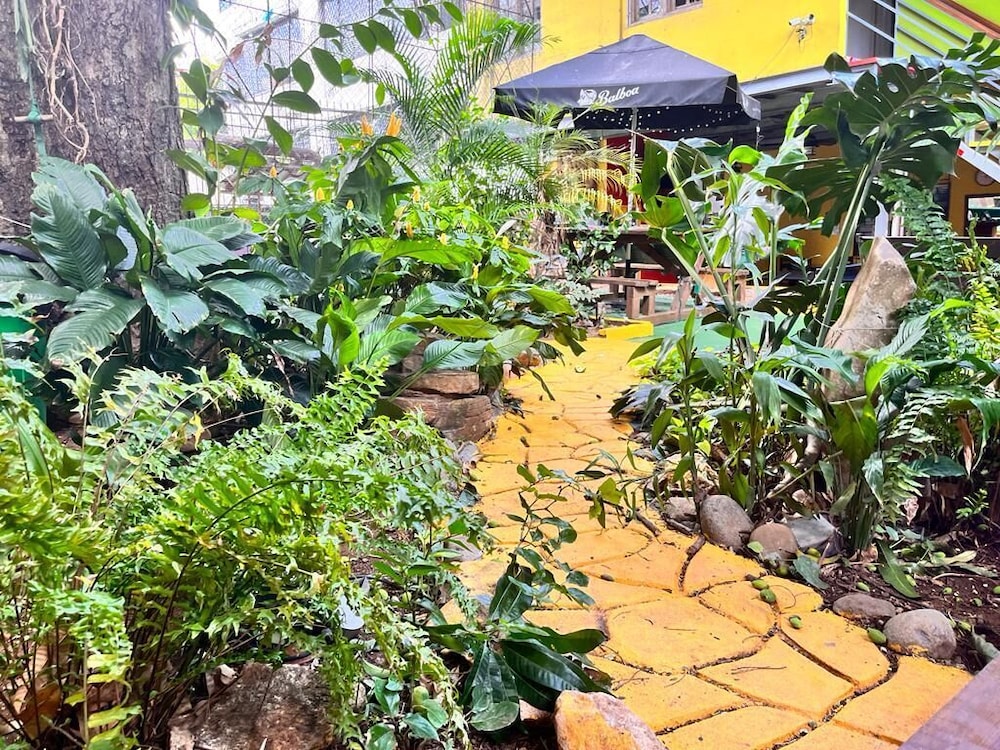 Panama House Bed & Breakfast 40/45