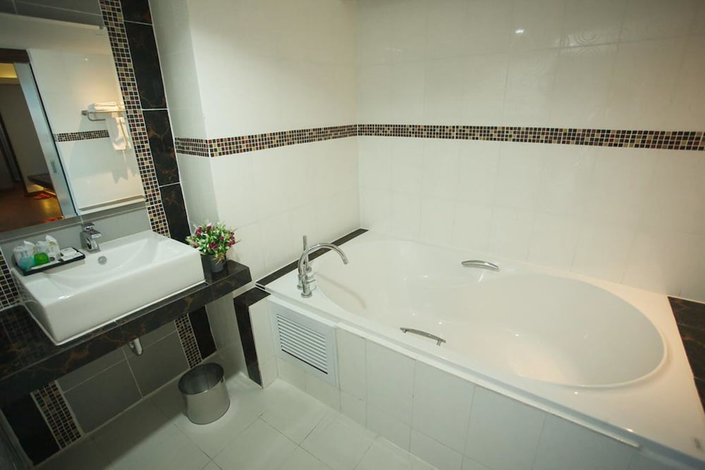 Grand Pink Hotel Hat Yai 35/49