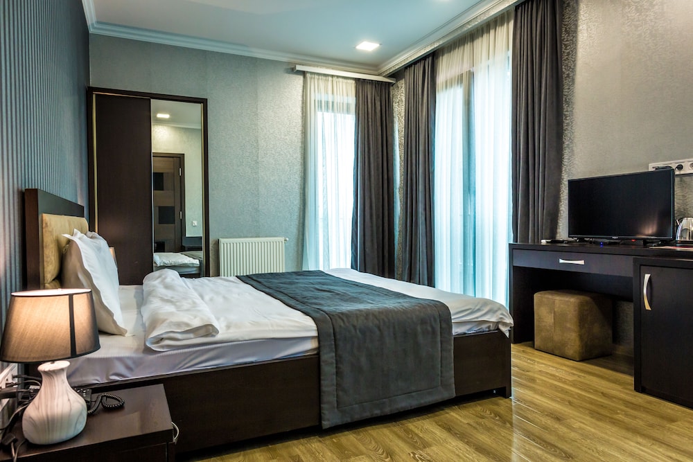 Deluxe, Double Bed