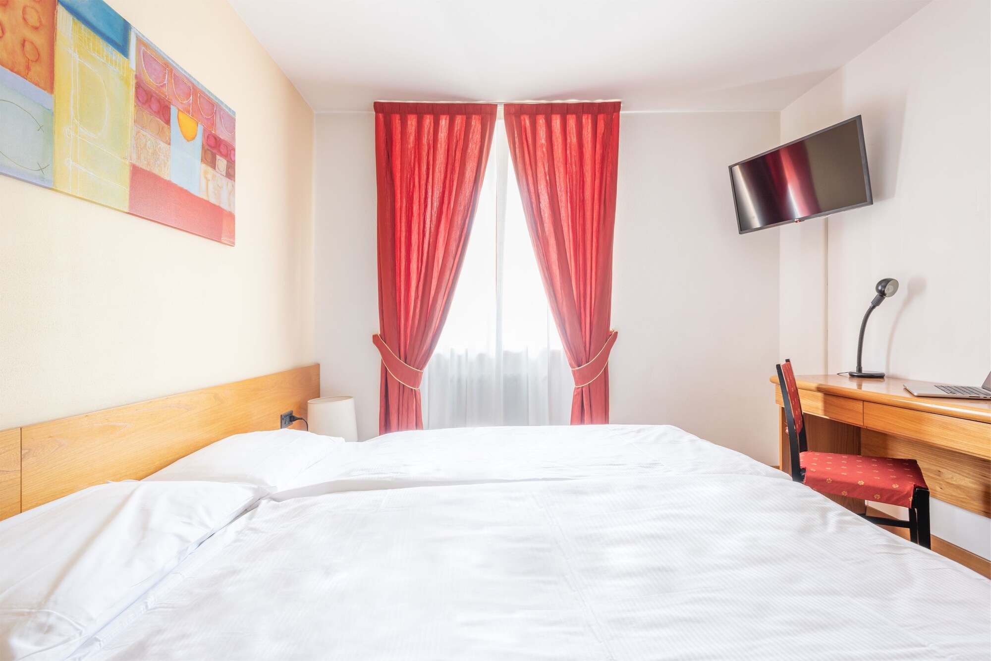 غرفة كلاسيكية بسرير مزدوج، Alpina Hotel 3/10