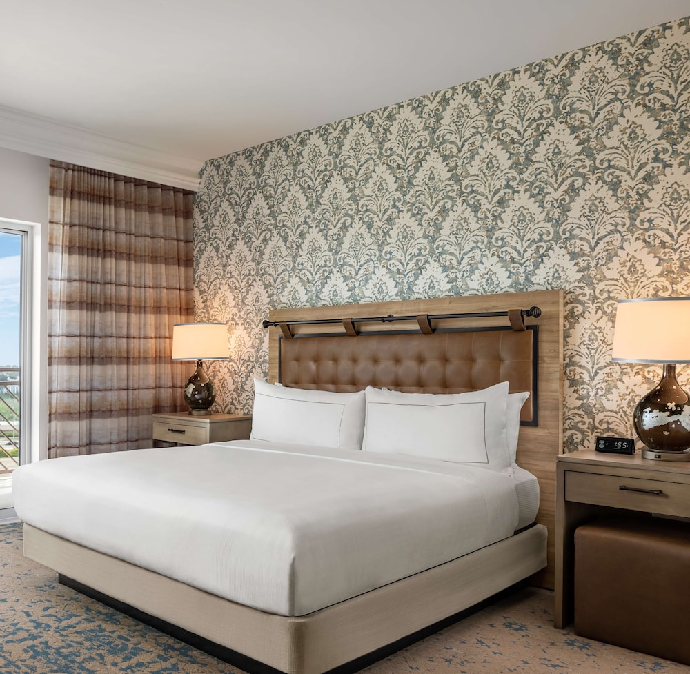 The Cassara Carlsbad Tapestry Collection By Hilton 20/63
