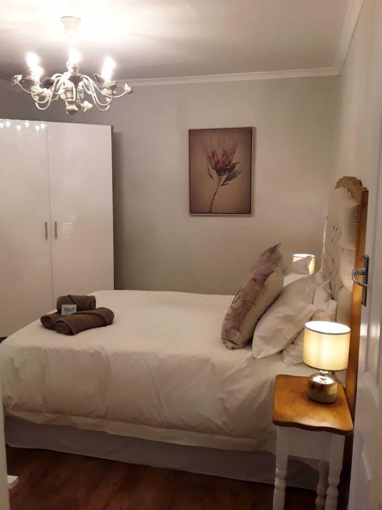 Dellville Country House & Cottages 12/50